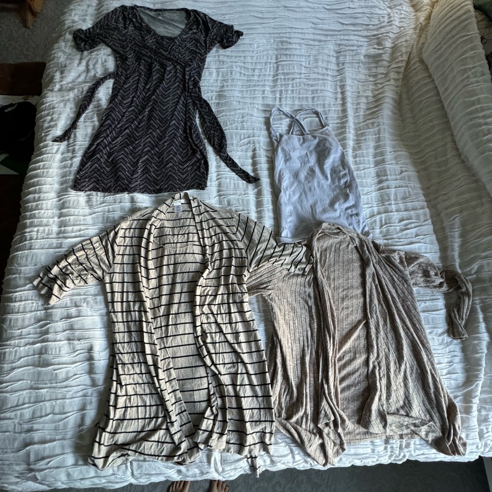 Maternity & Nursing Bundle – Motherhood Nursing, BLANQI, Everly Gray Size Medium